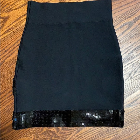 BCBGMAXAZRIA black skirt - Picture 3 of 4
